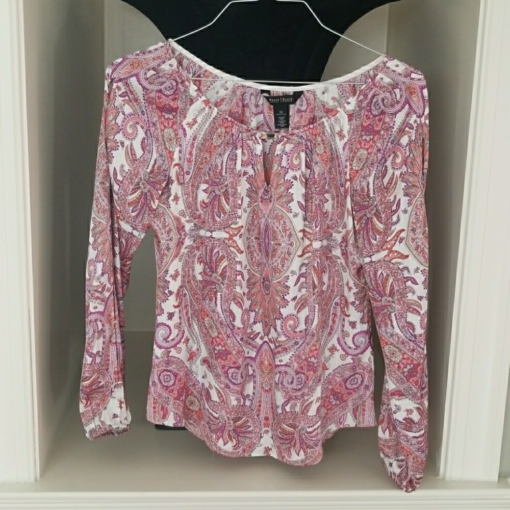 WHBM barely worn blouse with cut out detail om arm